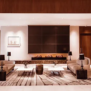 5* מלון Hilton